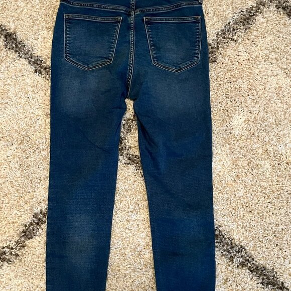 J. Crew 9" High-Rise Skinny Jeans size 27, Inseam 23 - Picture 6 of 11